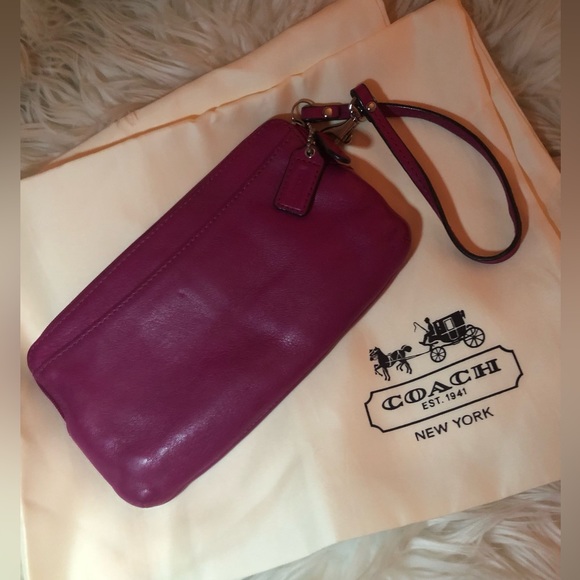 COACH Double Zipper Bow Wristlet Wallet - Magenta Leather 💜🩷 - Picture 4 of 5